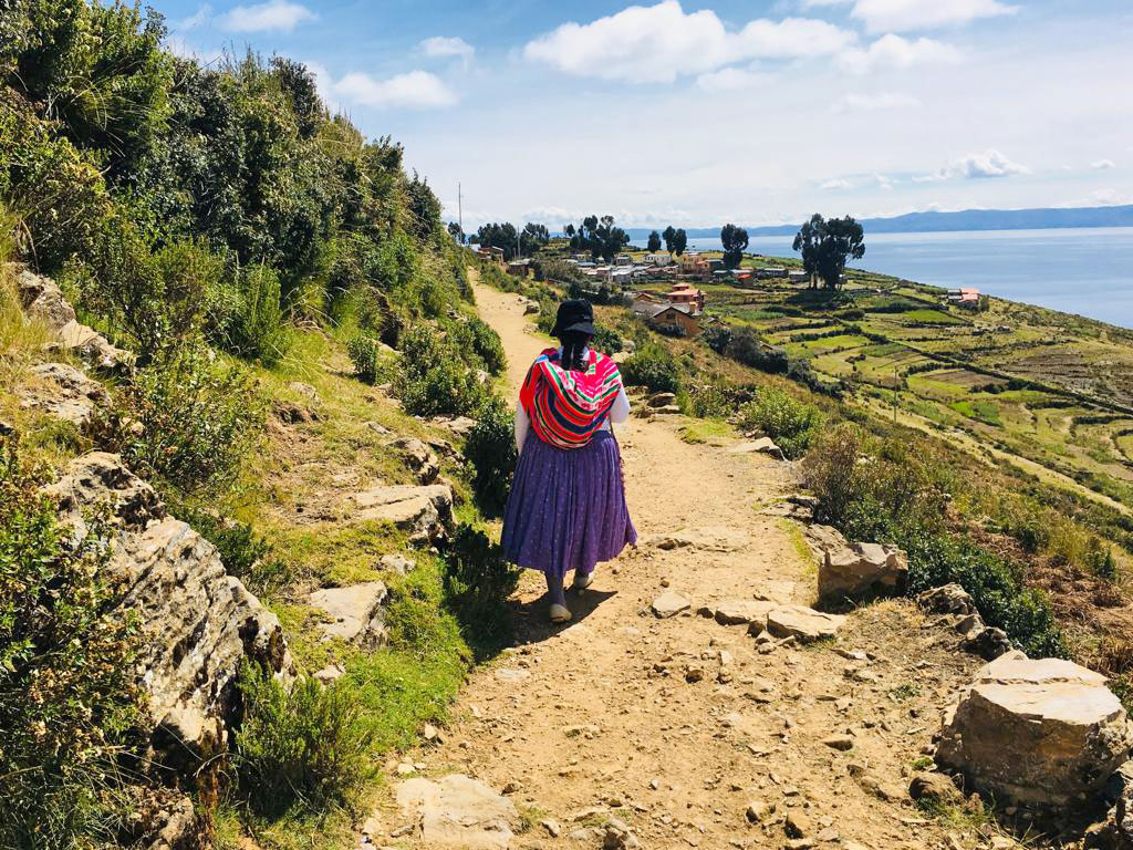 titicaca-donna-abito
