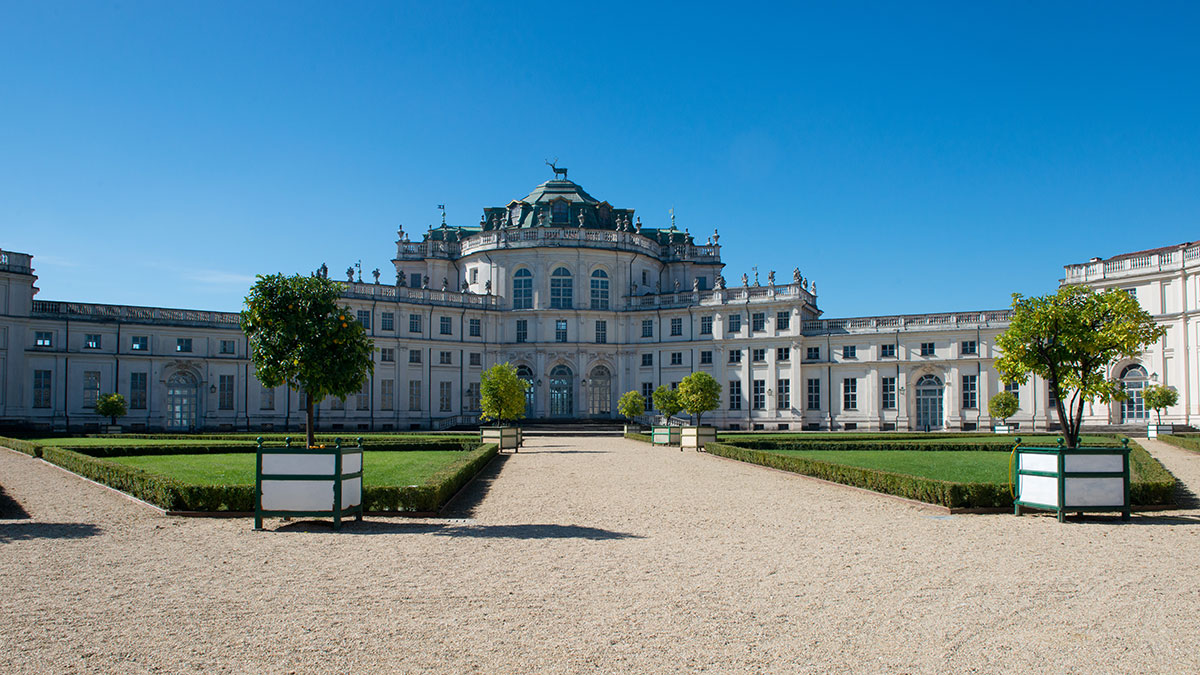 the-haunting-residence-of-stupinigi